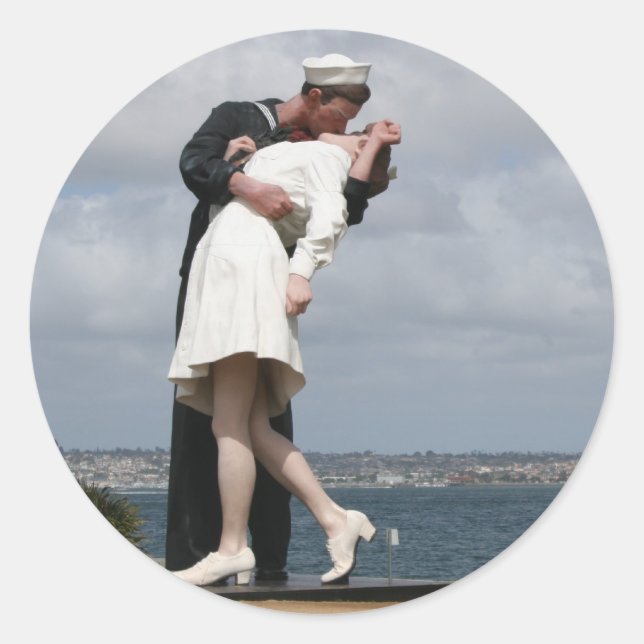 Sculpture Unconditional Surrender in San Diego Classic Round Sticker (Front)