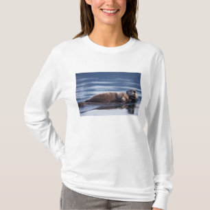 sea otter, Enhydra lutris lutris T-Shirt