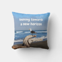 Seagull facing the sea