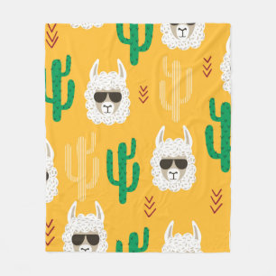 Seamless cartoon llama and cactus pattern in brigh fleece blanket