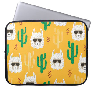 Seamless cartoon llama and cactus pattern in brigh laptop sleeve