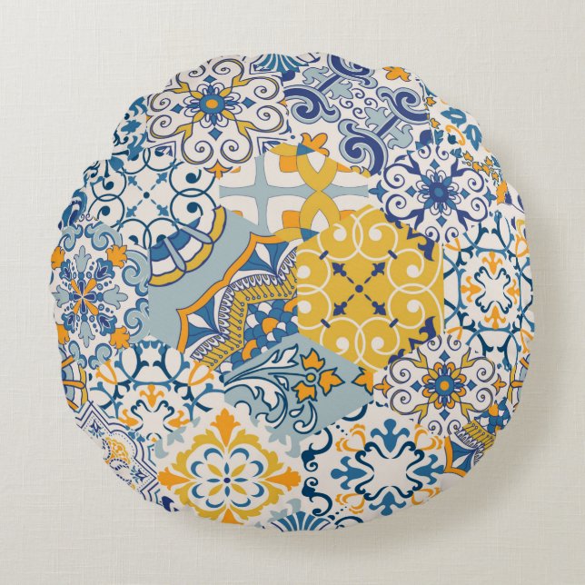Seamless colourful patchwork tile with Islam, Arab Round Cushion (Front)
