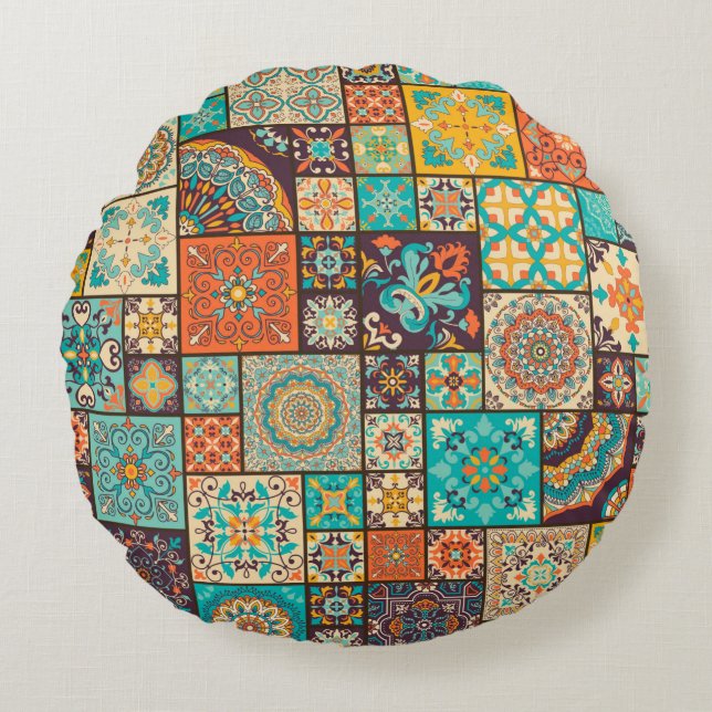 Seamless colourful patchwork tile with Islam, Arab Round Cushion (Front)