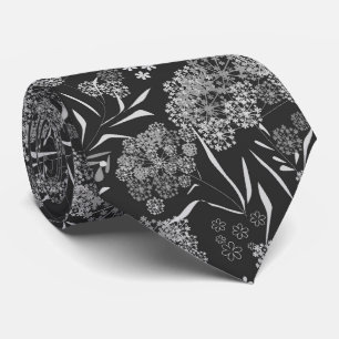 Seamless cute small flowers floral pattern navy vi tie