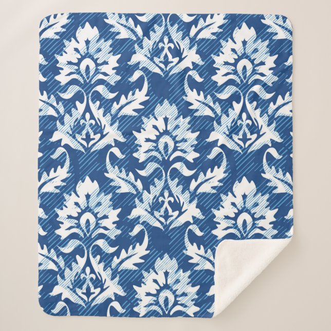 Seamless damask pattern sherpa blanket (Front)