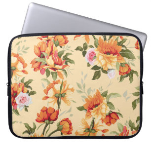 Seamless floral pattern with roses, watercolor. Il Laptop Sleeve