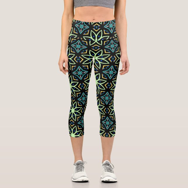 Seamless Floral Symmetrical Pattern Capri Leggings (Front)