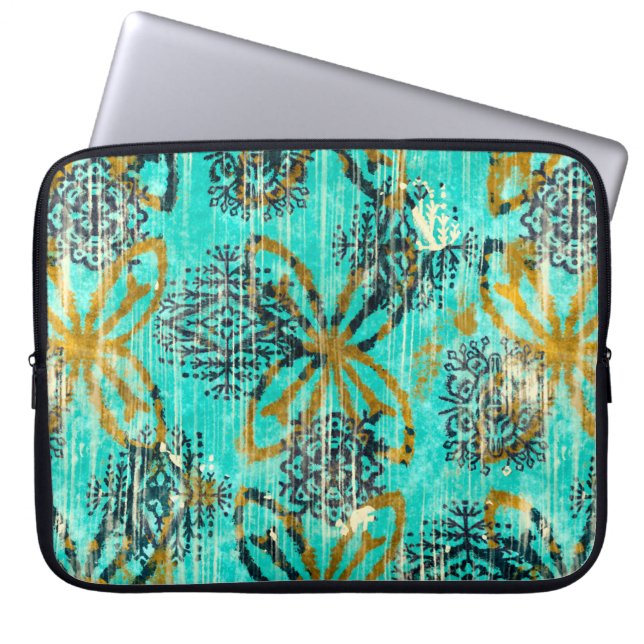 Seamless grungy tribal ethnic rug motif pattern. H Laptop Sleeve (Front)
