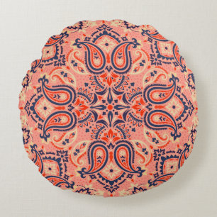 Seamless paisley: vintage pattern design. round cushion