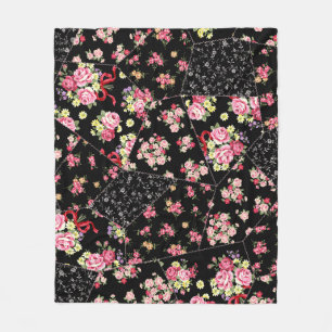 Seamless patchwork of pretty floral design fleece blanket