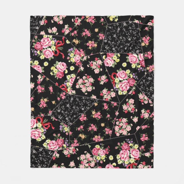 Seamless patchwork of pretty floral design fleece blanket (Front)
