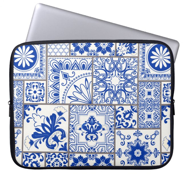 Seamless patchwork tile with Victorian motives. Ma Laptop Sleeve (Front)