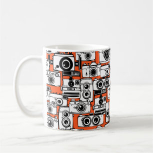 Seamless pattern vintage film photo cameras coffee mug