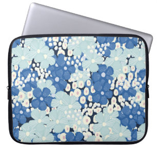Seamless pattern vintage floral design with chamom laptop sleeve