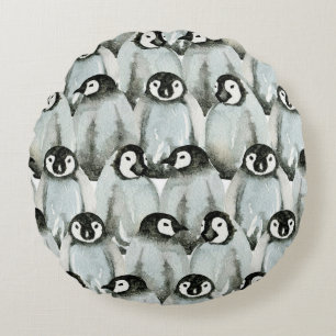 Seamless pattern with adorable penguins. round cushion