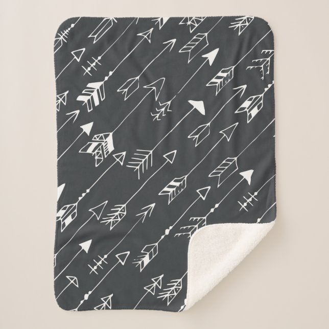 Seamless pattern with arrows on a black background sherpa blanket (Front)