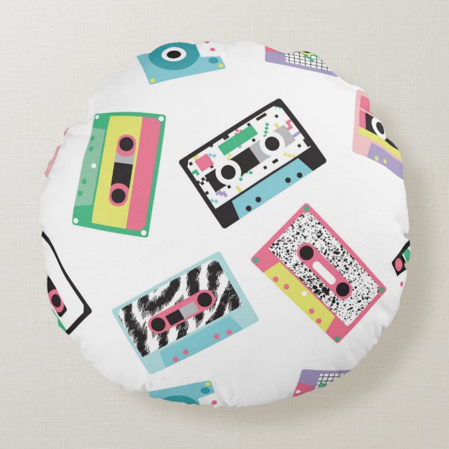 Seamless pattern with audio tapes in retro 80s sty round cushion (Front)