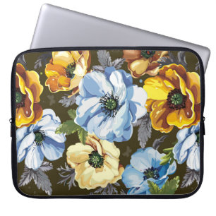 Seamless pattern with beautiful bouquet blossoming laptop sleeve