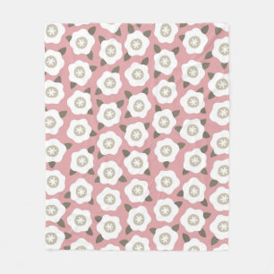 Seamless pattern with cute flowers on pink backgro fleece blanket