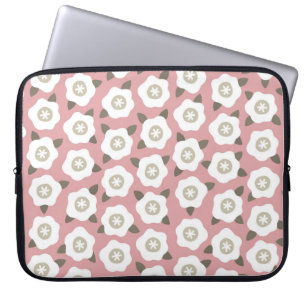 Seamless pattern with cute flowers on pink backgro laptop sleeve