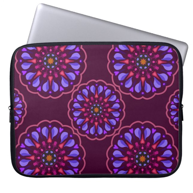 Seamless pattern with ethnic mandala art ornament. laptop sleeve (Front)