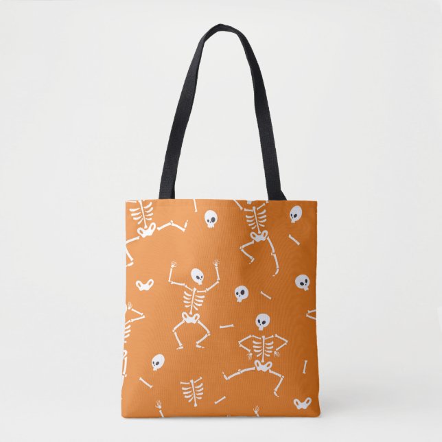 Seamless pattern with funny Halloween skeletons in Tote Bag (Front)