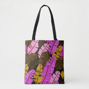 Seamless pattern with hand drawn tropical leaves. tote bag