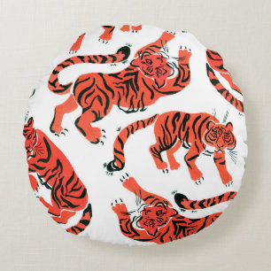 Seamless pattern with painted in gouache tigers in round cushion