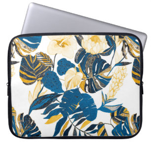 Seamless pattern with tropical leaves and flowers laptop sleeve