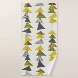 Seamless pattern with various triangles in retro s bath towel