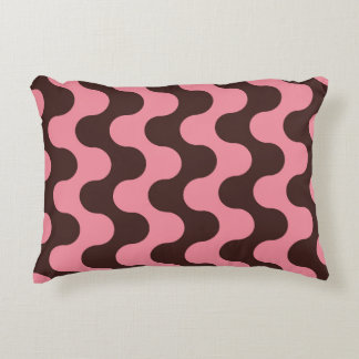 Seamless pattern with wavy stripes in retro style. decorative cushion