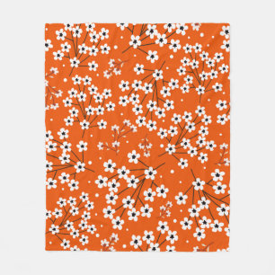 Seamless pattern with white small flowers fleece blanket