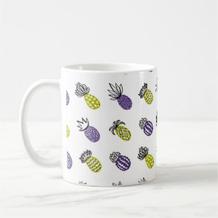 Seamless pineapple pattern coffee mug
