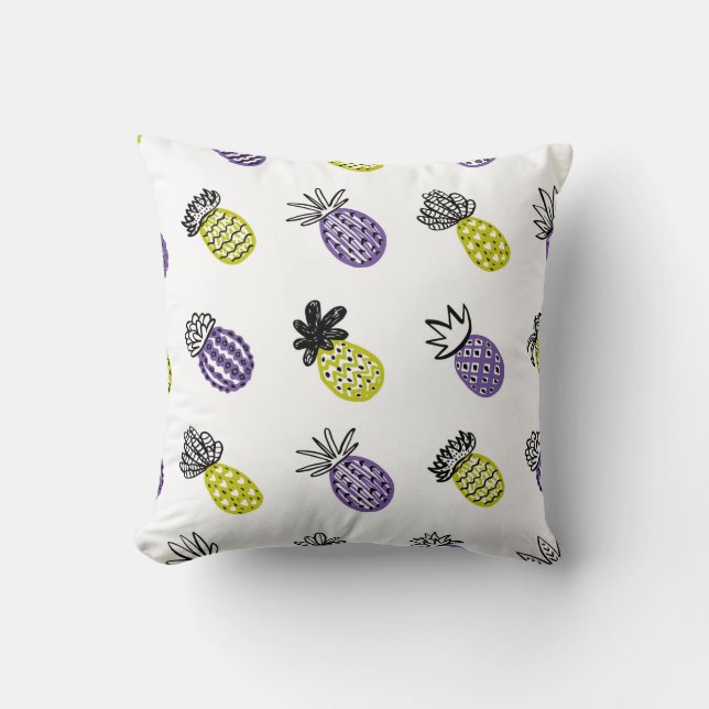 Seamless pineapple pattern cushion (Front)