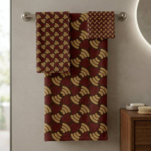 Seamless Retro Arc Pattern in Red and Gold Bath Towel Set