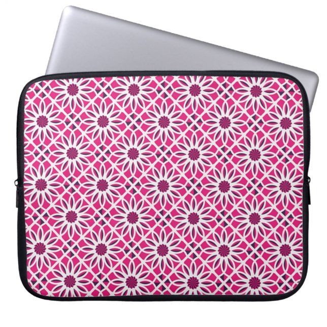 Seamless texture with arabic geometric ornament. V Laptop Sleeve (Front)