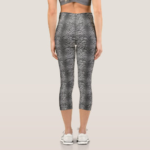 Seamless tiger stripe pattern capri leggings