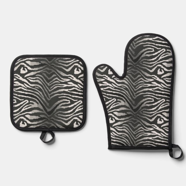 Seamless tiger stripe pattern oven mitt & pot holder set (Front)