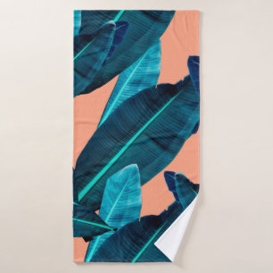 Seamless tropical flower, plant and leaf pattern b bath towel