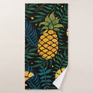 Seamless tropical pattern with pineapples and palm bath towel