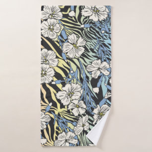 Seamless Vintage floral pattern. Flowers field on Bath Towel