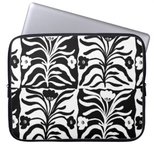 Seamless Vintage hand drawn floral a pattern with Laptop Sleeve