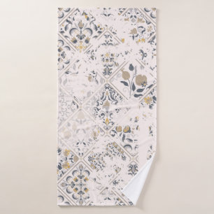 Seamless vintage pattern with an effect of attriti bath towel