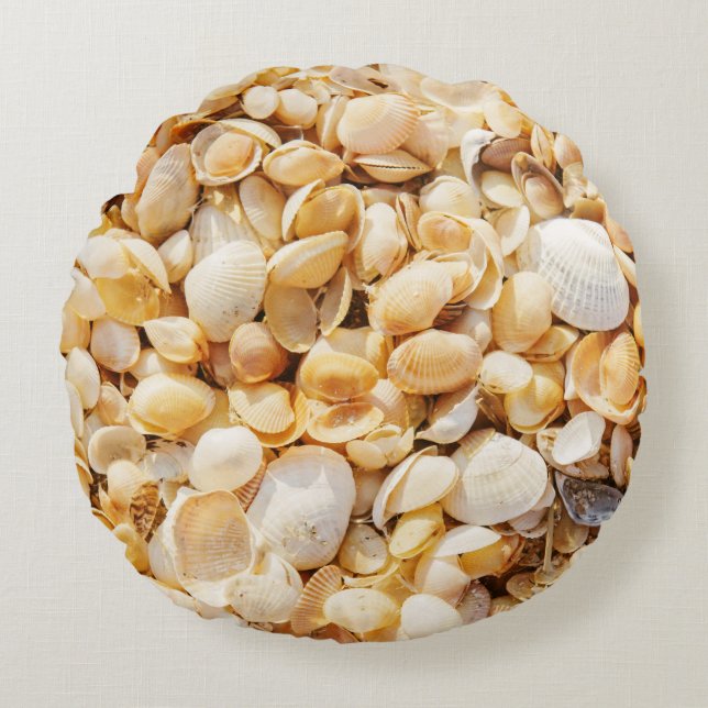 Seashell textured summer beach background. round cushion (Front)