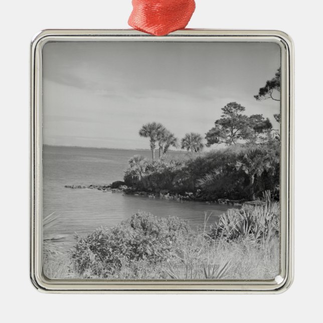 Seashore Metal Tree Decoration (Front)
