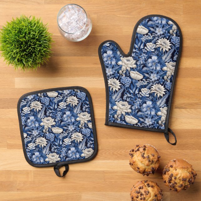 Seasonal Winter flowers tiled pattern  Oven Mitt & Pot Holder Set (Top Down)