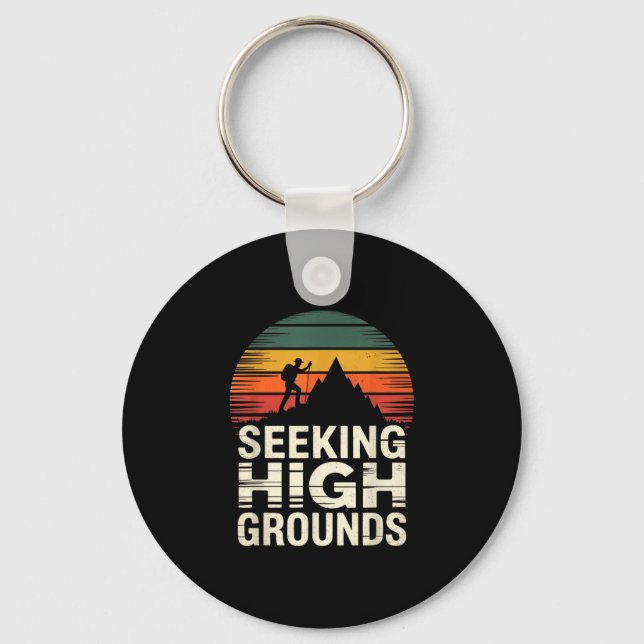 Seeking high grounds retro sunset mountaineer men key ring (Front)