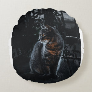 SELECTIVE FOCUS OF SILVER TABBY CAT ROUND CUSHION