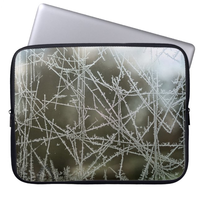 Selective focus of snowflakes laptop sleeve (Front)