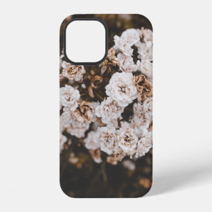 SELECTIVE FOCUS PHOTOGRAPHY OF WHITE PETALED FLOWE iPhone 12 CASE